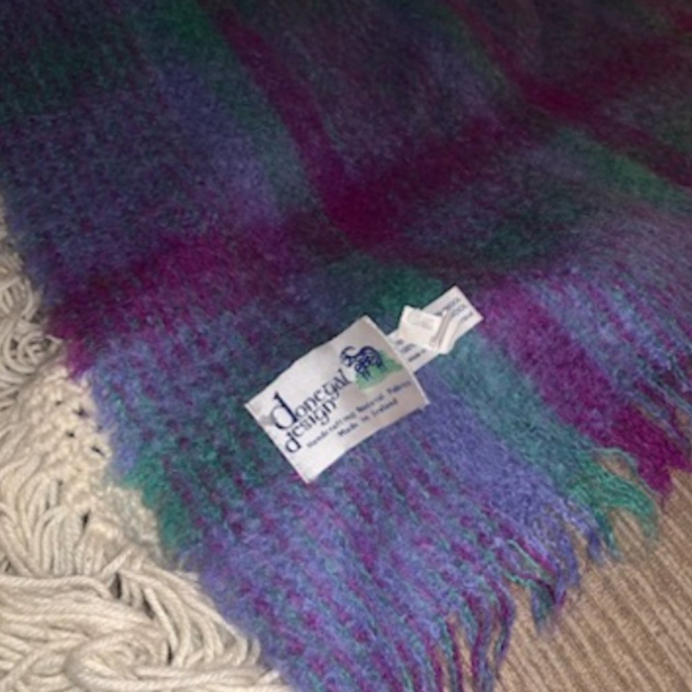 Donegal Design Wool Throw - Picture 2 of 4